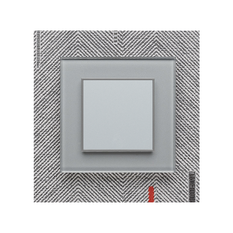 Одноканальный клавишный радиопульт DeLUMO Orto 9006 серый металлик на серой стене