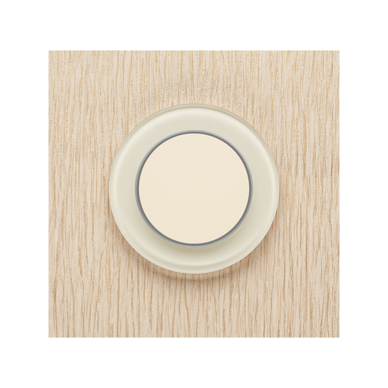 Одноканальный клавишный радиопульт DeLUMO Ronda 1013 белый жемчуг на деревянной стене