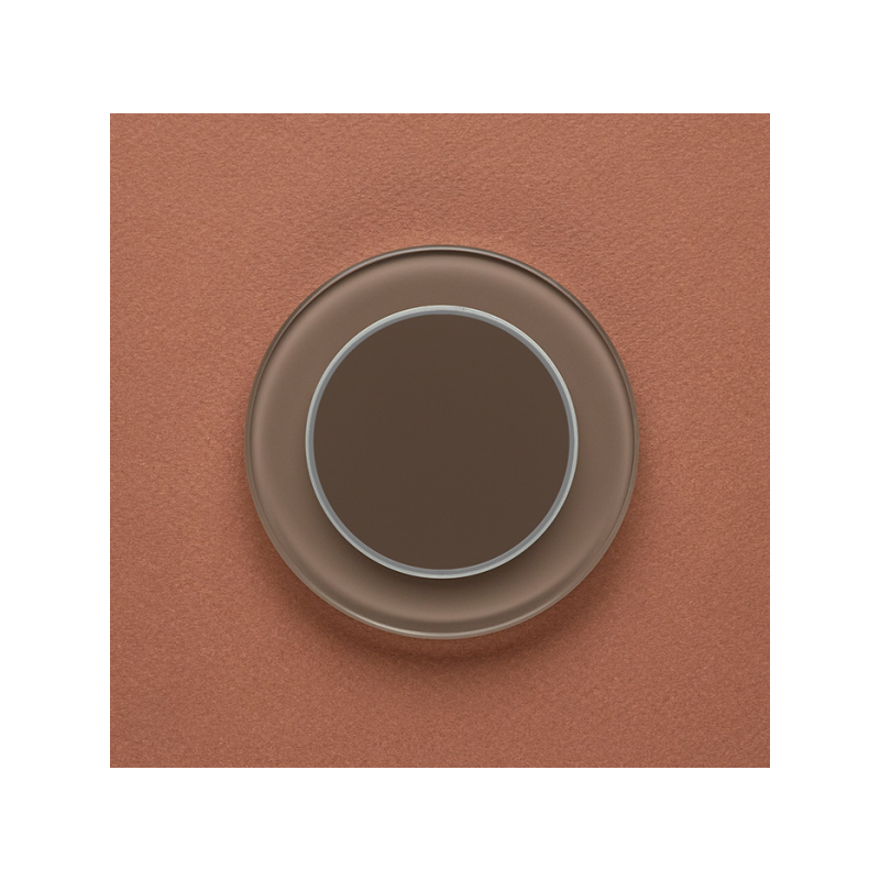 Одноканальный клавишный радиопульт DeLUMO Ronda 7013 натуральный коричневый на коричневой стене