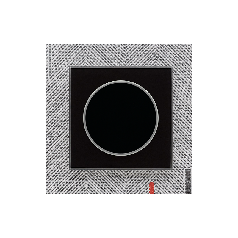Одноканальный клавишный радиопульт DeLUMO Takto 9005 классический черный на серой стене