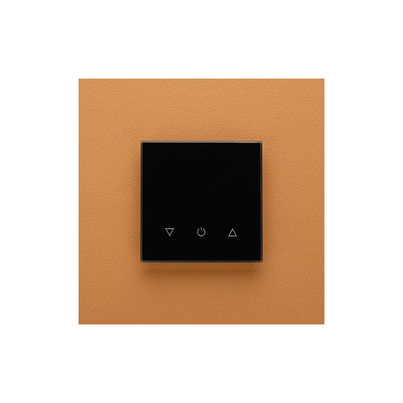 Одноканальный трехклавишный сенсорный радиопульт DeLUMO Senso 9005 классический черный на оранжевой стене