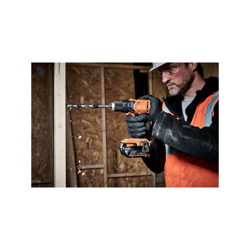 Дрель-шуруповерт AEG Powertools BS18G4-202C 4935478630 в работе