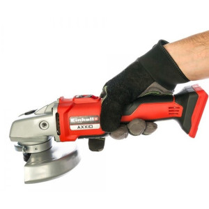 Угловая шлифмашина аккумуляторная Einhell AXXIO (без АКБ) в руке