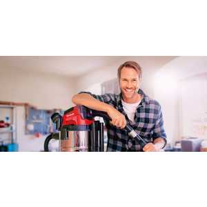 Пылесос Einhell TE-VC 2025 SACL в руках