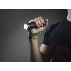 Фонарь Armytek Dobermann Pro белый -в работе