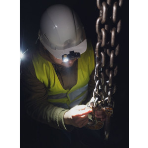 Фонарь Armytek Wizard C1 Pro теплый - в процессе работы