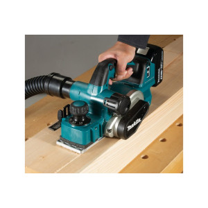 Электрорубанок Makita DKP181 ZU (без АКБ) - в работе