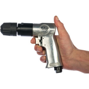 Пневмодрель Fubag DR 1800 100115 в руке