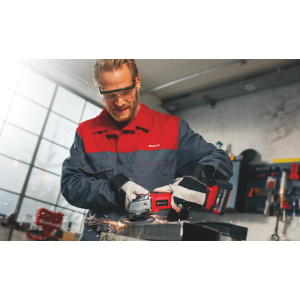 Угловая шлифмашина аккумуляторная Einhell TE-AG 18/150 Li BL-Solo 4431144 (без АКБ) в работе