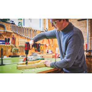 Дрель-шуруповерт Einhell TE-CD 18/40 Li BL-Solo 4513997 (без АКБ) в работе