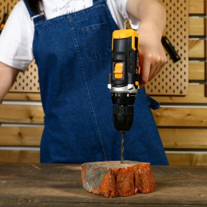 Дрель-шуруповерт Deko Banger Set 93 063-4168 сверление кирпича