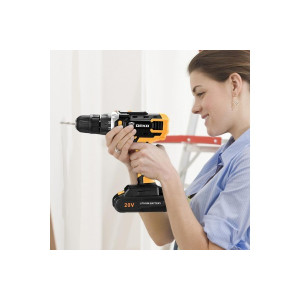 Дрель-шуруповерт Deko DKCD20FU-Li Set 63-2 063-4093 в работе