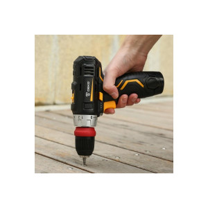 Дрель-шуруповерт Deko GCD12DU3 063-4114 в работе