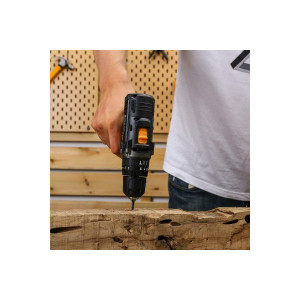 Дрель-шуруповерт Deko GCD12DU 063-4039 в работе