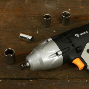 Гайковерт Deko DKIW950 063-4185 вблизи