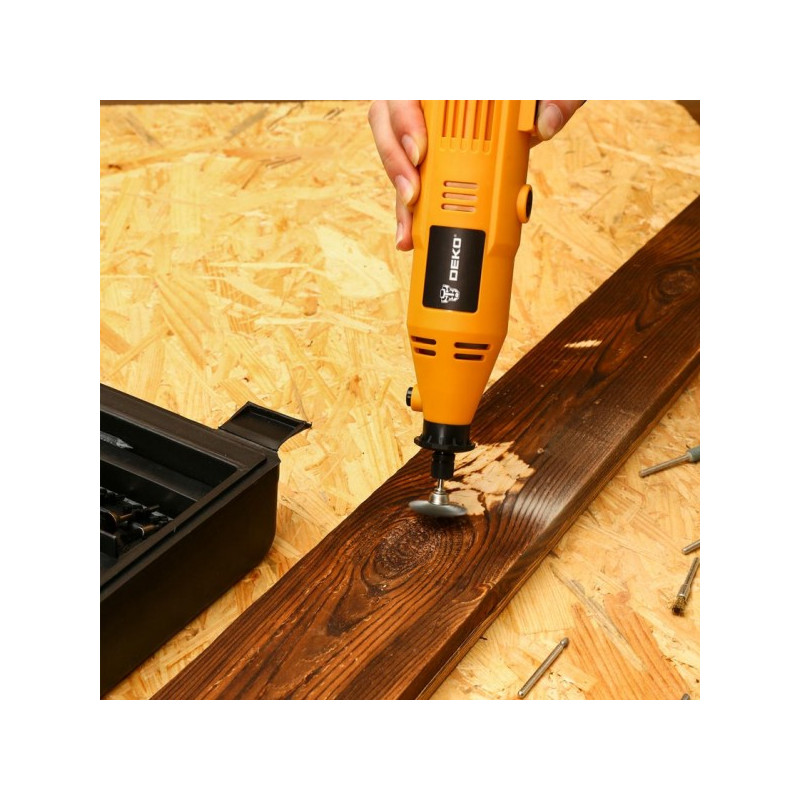 Набор граверов Deko  DKRT DKRT200 Set 237 063-1414 в процессе работы