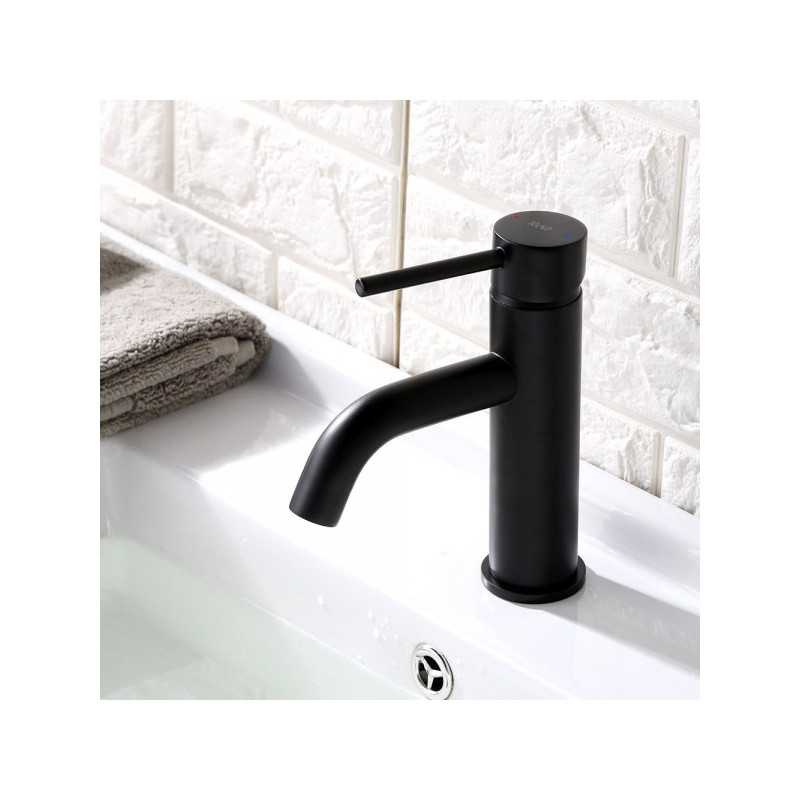 Смеситель Rea Lungo Rea-B4102 черный на умывальнике