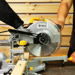 Торцовочная пила Deko DKMS2200-255 Laser 063-4218 распил древесины