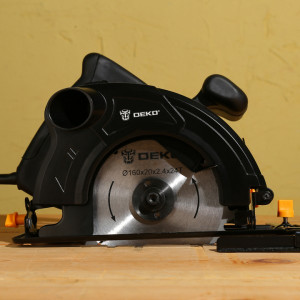 Циркулярная пила Deko DKCS1500-160 063-4190 общий вид