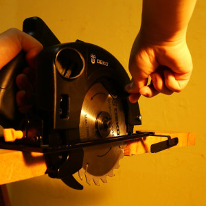 Циркулярная пила Deko DKCS1800 063-4191 общий вид