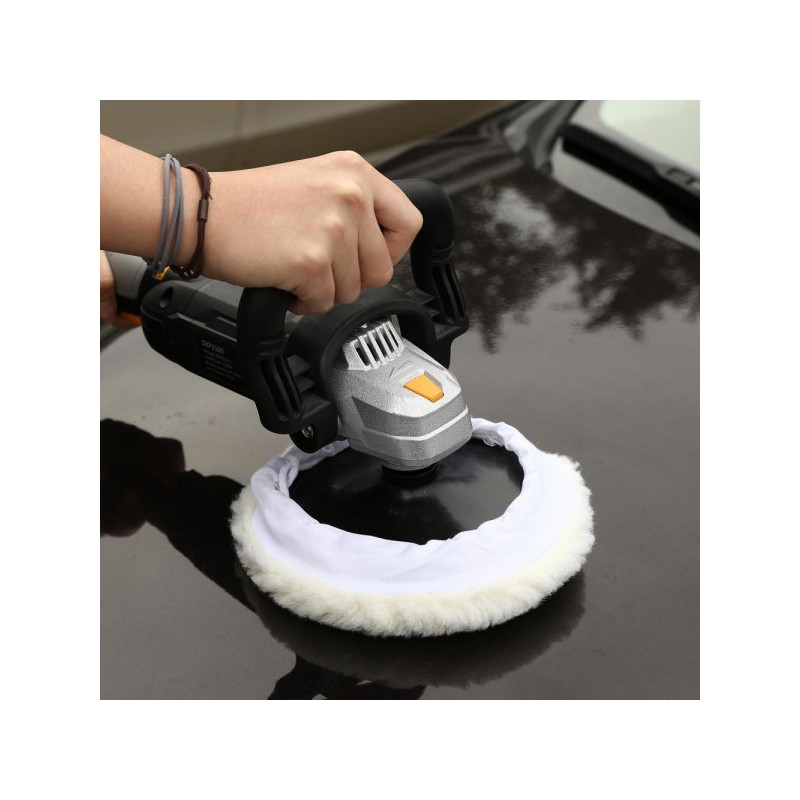 Полировальная машина Deko DKP1500 063-4184 в процессе работы