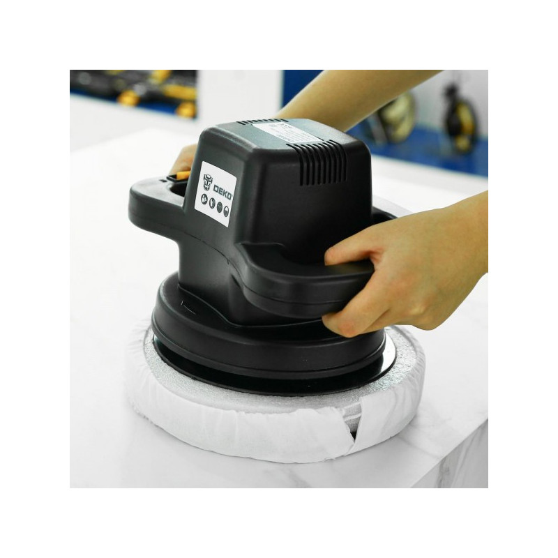 Полировальная машина Deko DKP200 063-4208 в процессе использования