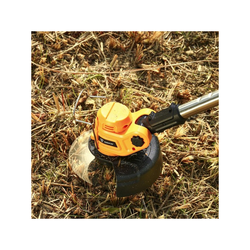 Триммер аккумуляторный Deko DKTR21 063-4239 в интерьере