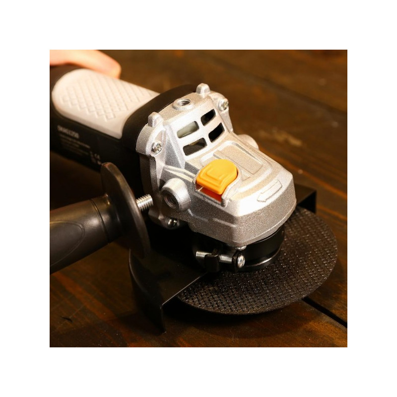 Угловая шлифмашина Deko DKAG1250 063-4174 вариант использования