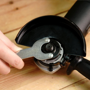 Угловая шлифмашина Deko DKAG1850 063-4182 регулировка