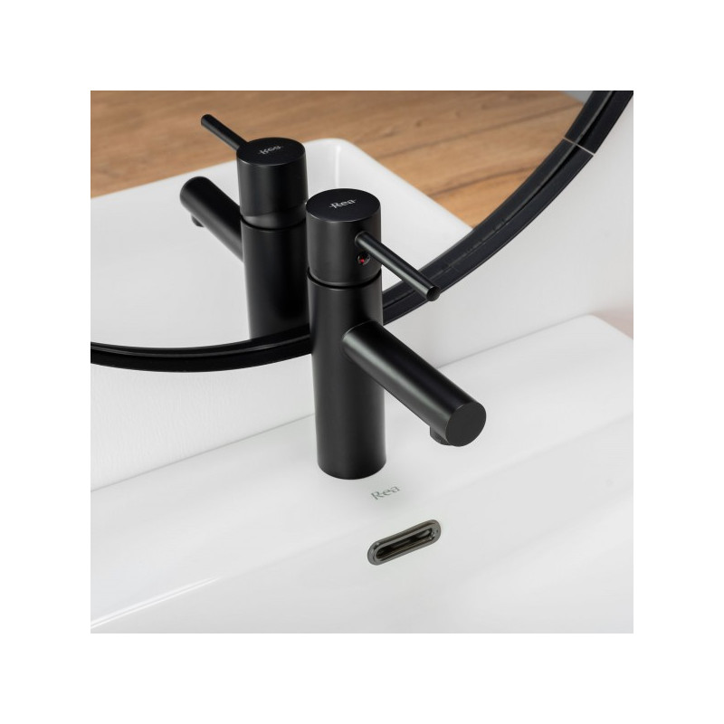 Смеситель Rea Tess Rea-B8881 черный на умывальнике
