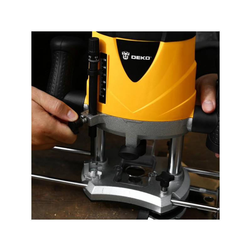 Фрезер Deko DKR1900 063-4222 вблизи