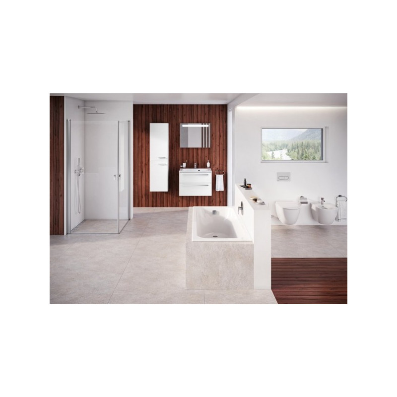 Ванна акриловая Ravak Chrome Slim 160x70 в комнате