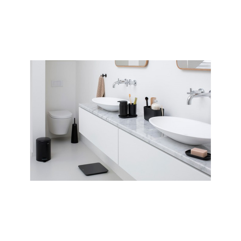 Набор аксессуаров для ванной Brabantia ReNew 280603 черный матовый (3 предмета) в интерьере