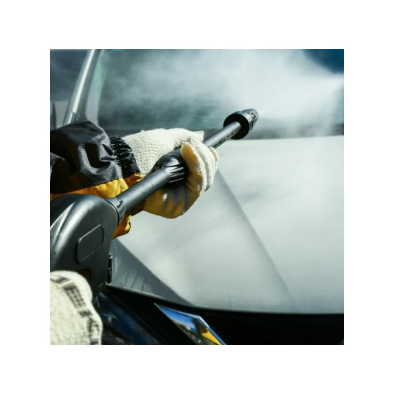 Мойка высокого давления Deko DKCW150 Pro в работе