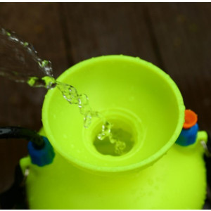 Ручной опрыскиватель Deko DKSP07 065-0939 наполнение емкости