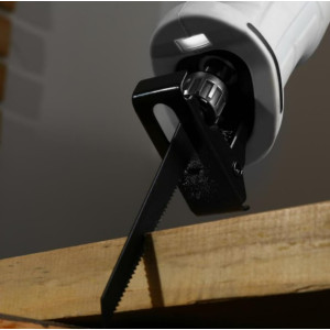 Сабельная пила Deko DKRS20 063-4206 распил деревка