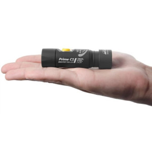 Фонарь Armytek Wizard C2 Pro Nichia Magnet USB на ладони