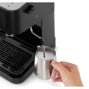 Кофеварка DeLonghi EC 230 BK сбоку