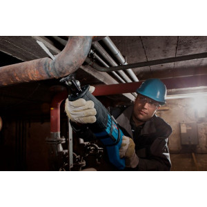 Сабельная пила Bosch GSA 1300 PCE Professional 060164E200 для резки труб