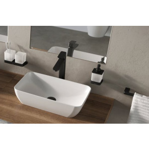 Дозатор жидкого мыла Ravak TD 231.20 черный матовый в интерьере