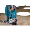 Электролобзик Makita 4329 K в процессе работ