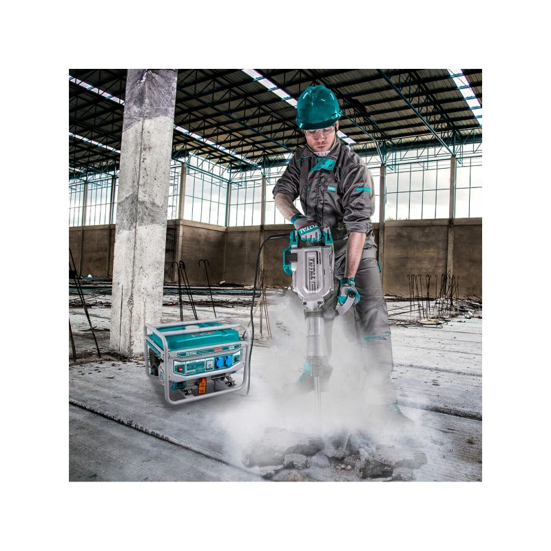 Отбойный молоток Total TH215002 в интерьере