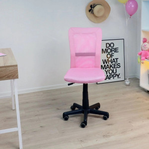 Кресло компьютерное AksHome Tempo розовый в интерьере