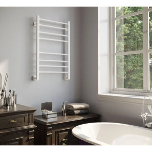 Полотенцесушитель Stinox Classic 500x800 НП (1/2") с полочкой белый матовый в интерьере