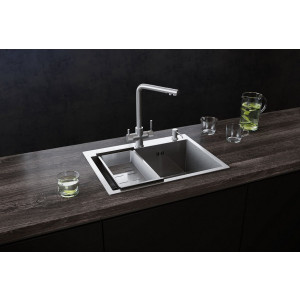 Кухонная мойка Ulgran Steel 600 брашированная сталь в интерьере