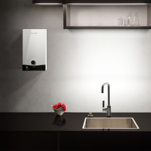 Проточный водонагреватель Royal Thermo NPX 8 Multiflow в интерьере (1)