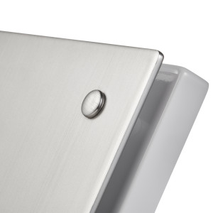 Вытяжной вентилятор Royal Thermo Calipso RAFC 100 Chrome вблизи