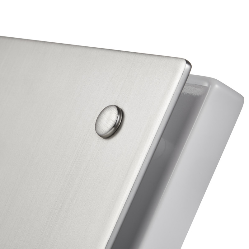 Вытяжной вентилятор Royal Thermo Calipso RAFC 120 Chrome вблизи