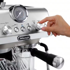 Кофеварка DeLonghi EC 9255 M вблизи