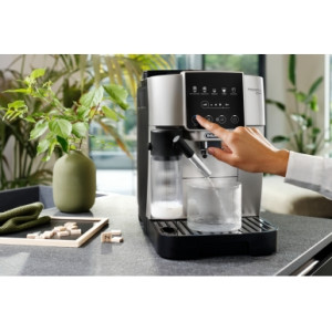 Кофемашина DeLonghi ECAM 220 80 SB сенсорныйэкран